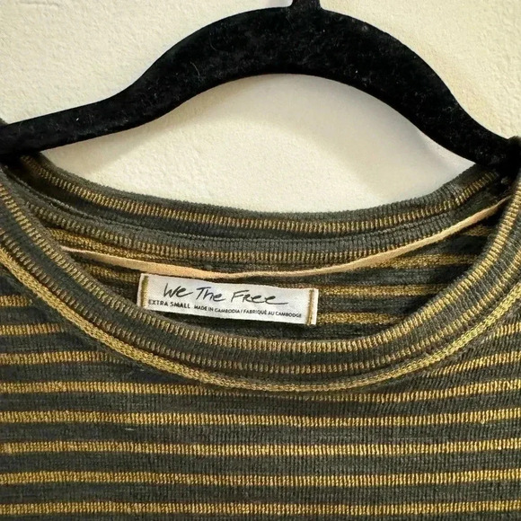 NWOT FREE PEOPLE SABRINA TOP - SIZE X-SMALL - COLOR : MOSS - STRIPPED - CROPPED - Picture 7 of 8